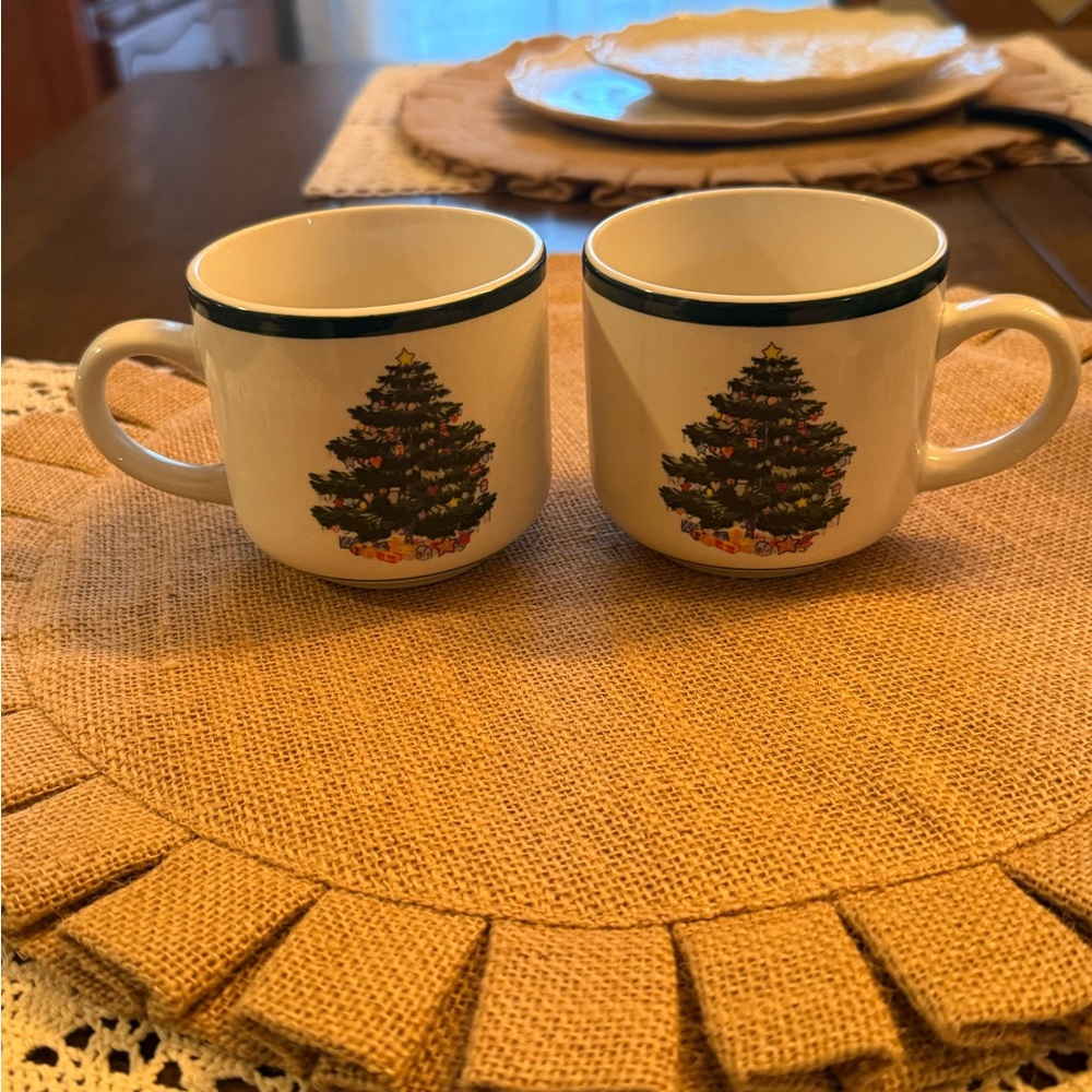 Totally Today Christmas coffee cups set of 2